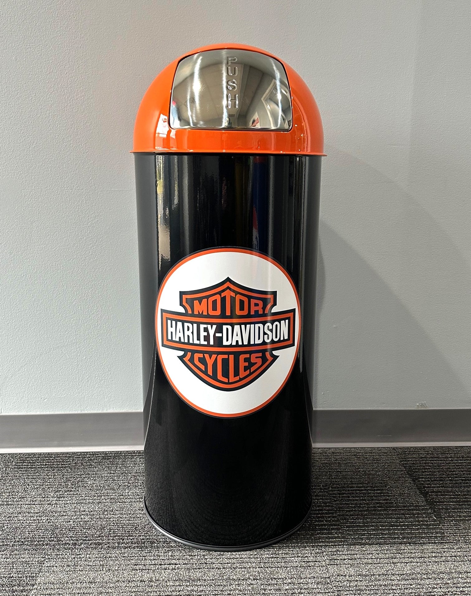 HD Retro Metal Trash Can