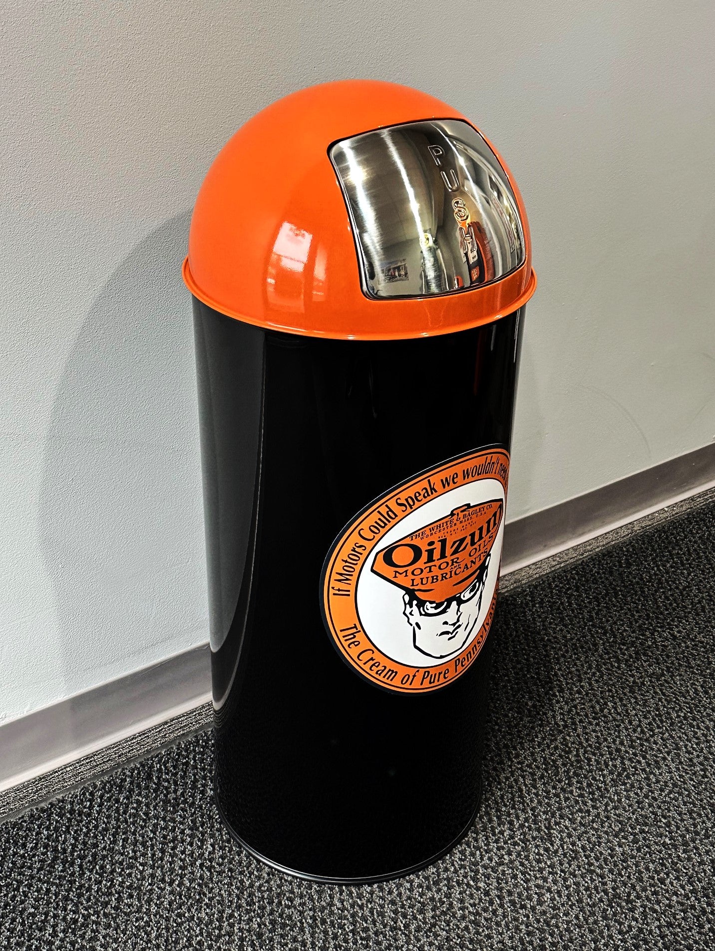 OILZUM Retro Metal Trash Can