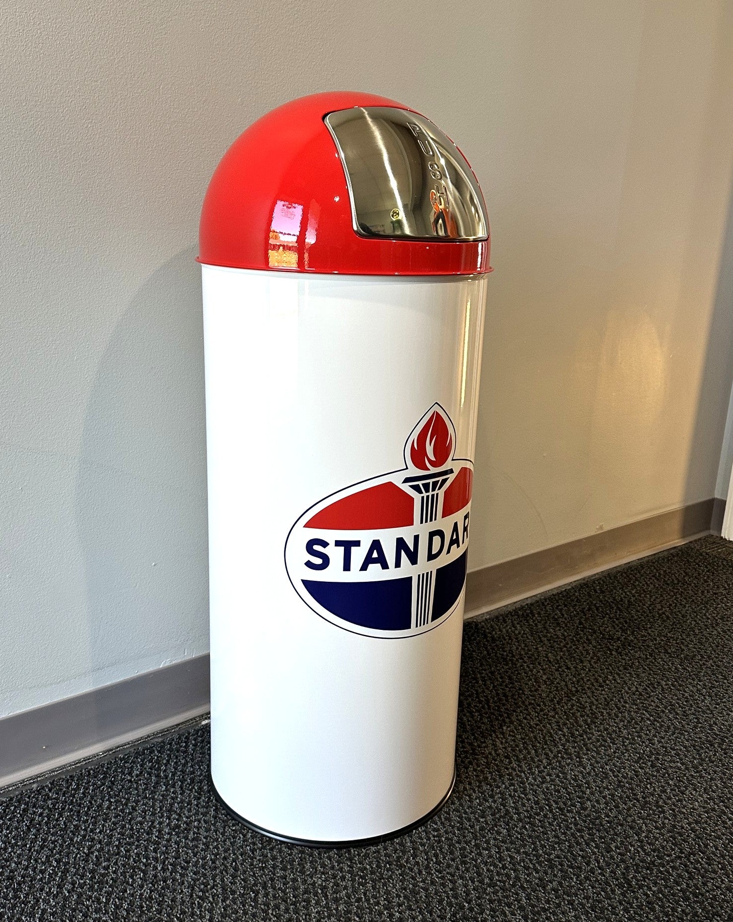 STANDARD Retro Metal Trash Can