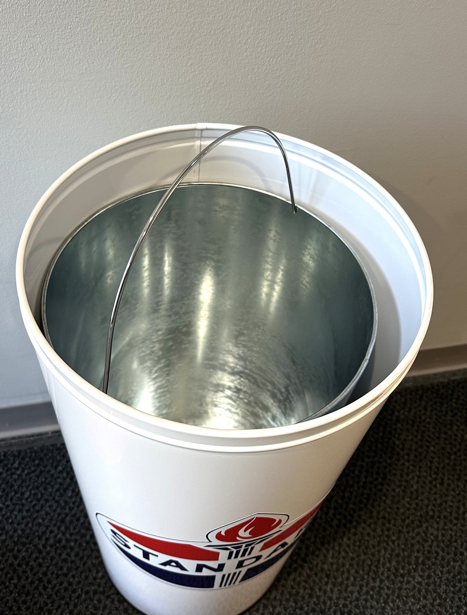 STANDARD Retro Metal Trash Can