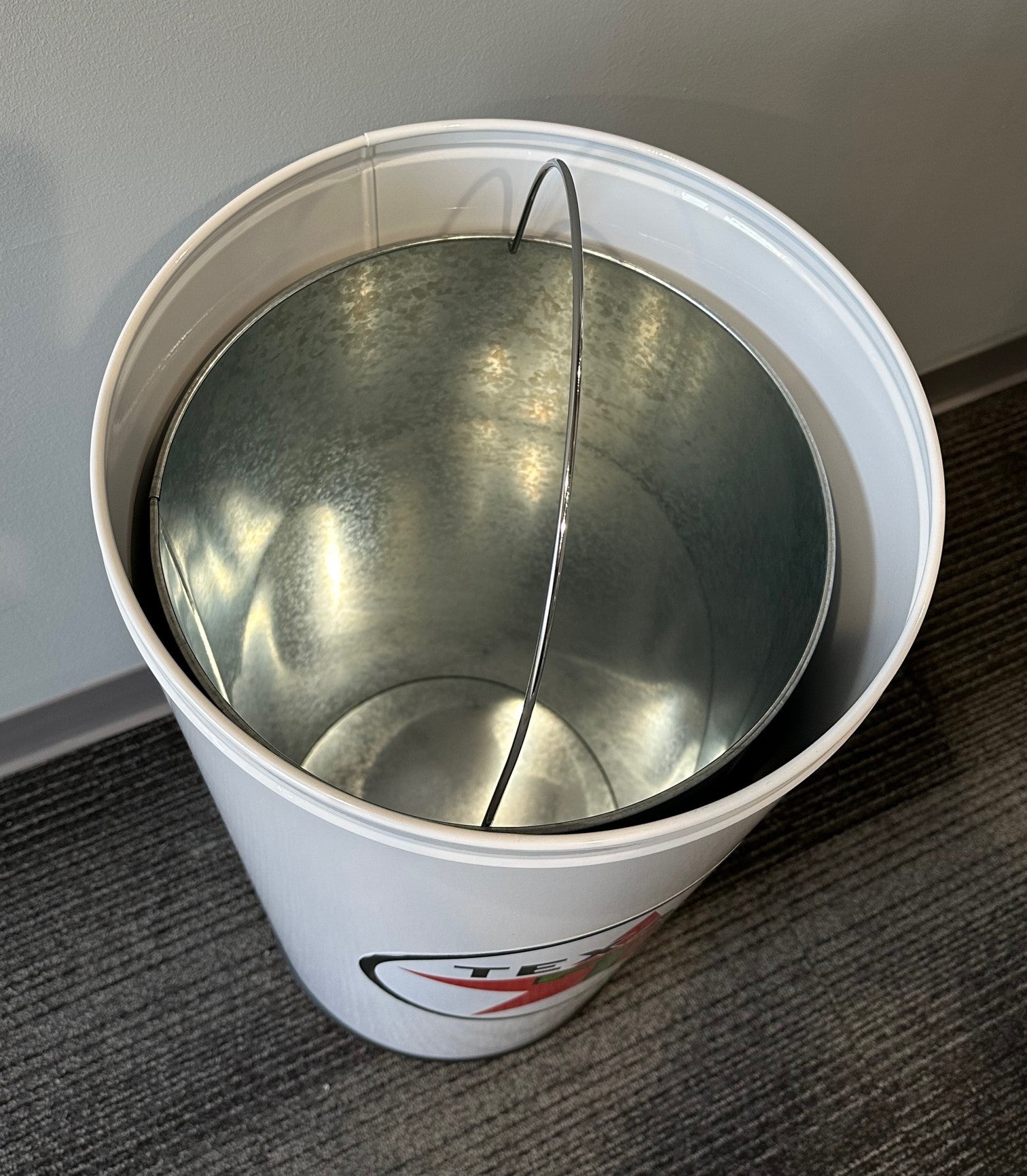TEXACO STAR Retro Metal Trash Can